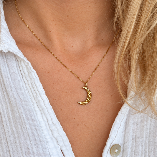 Dainty Moon Necklace